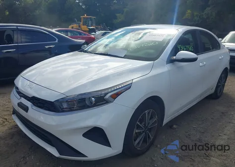 2023 Kia Forte Lxs z USA, uszkodzony, nr VIN 3KPF24AD4PE645247